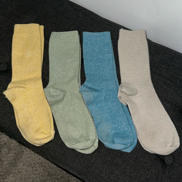 Other - (4) pairs knit socks 🧦
